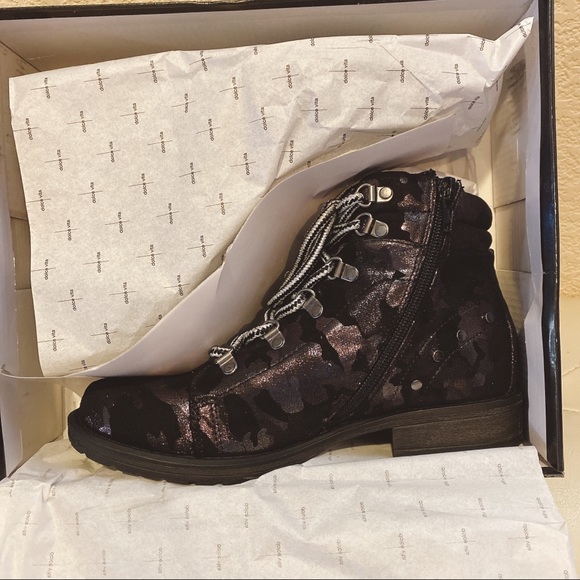 Dolce Vita Leda Booties in camo fabric - Picture 3 of 6